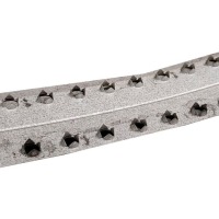 Kistenband-mit-Kronen-und-Sicke