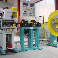 Kronenknickband-Produktion