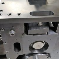 Vorschub-Kulissenstein-Schwenkplatte-scaled