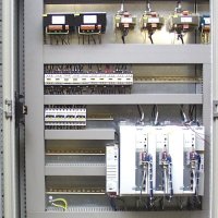 Schaltschrank-innen-links